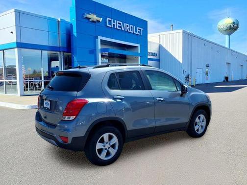 Satin Steel Metallic 2019 Chevrolet Trax LT