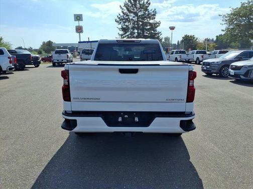 2022 Chevrolet Silverado 1500 Custom