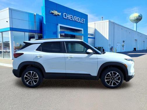 Summit White 2026 Chevrolet Trailblazer LT