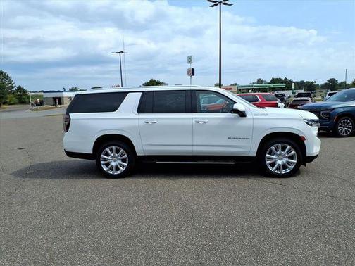 2023 Chevrolet Suburban 4WD High Country