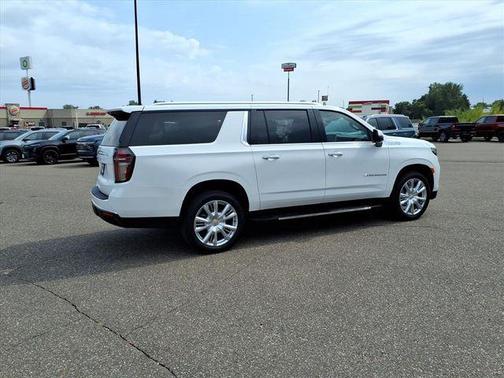 2023 Chevrolet Suburban 4WD High Country