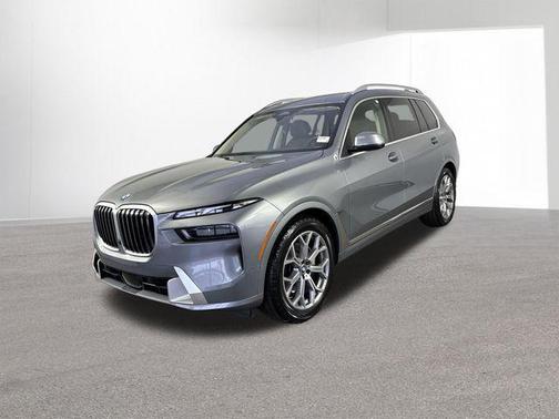 Skyscraper Grey Metallic 2025 BMW X7 xDrive40i