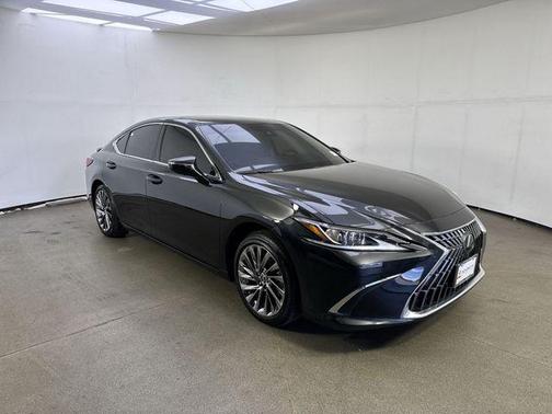 2024 Lexus ES 300h Luxury