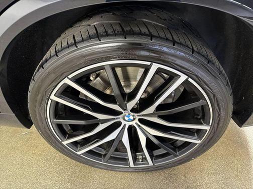 2021 BMW X5 M50i