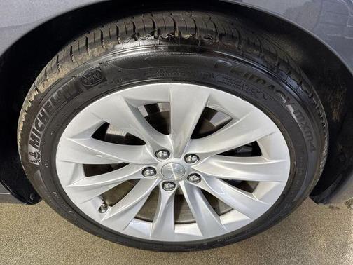 2018 Tesla Model S 75D