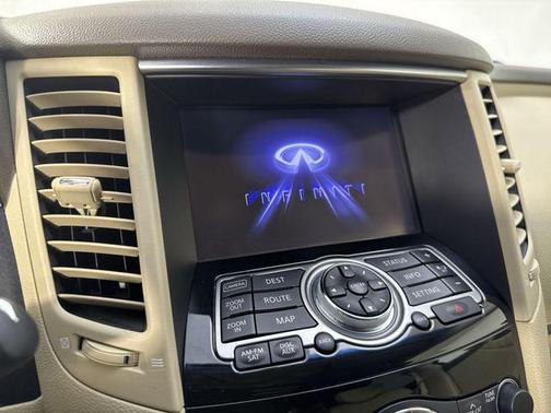 2014 INFINITI QX70 Base
