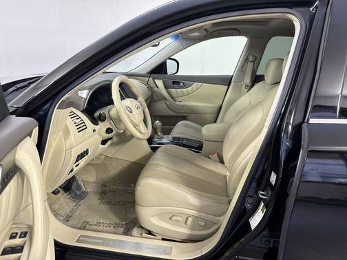 2014 INFINITI QX70 Base