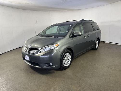 2013 Toyota Sienna XLE