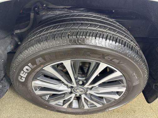 Eminent White Pearl 2025 Lexus LX 600 Premium