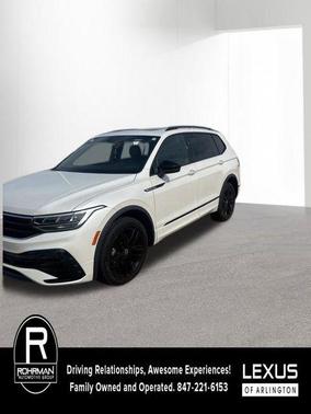 Oryx White Pearl 2022 Volkswagen Tiguan 2.0T SE R-Line Black 4MOTION