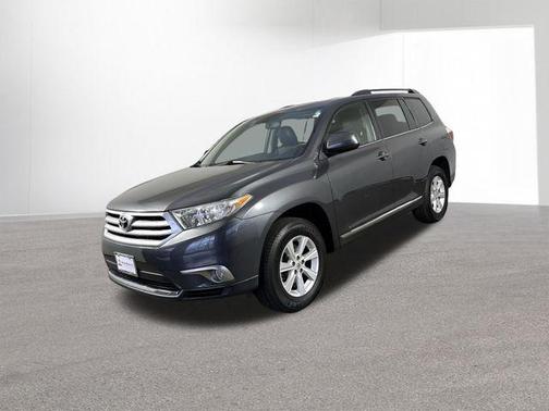 Magnetic Gray Metallic 2012 Toyota Highlander SE