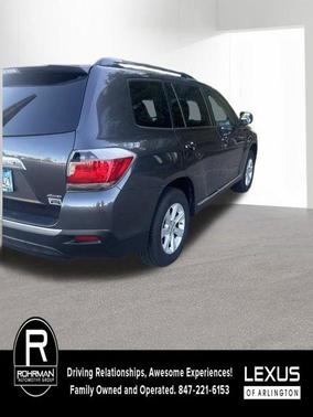 Magnetic Gray Metallic 2012 Toyota Highlander SE