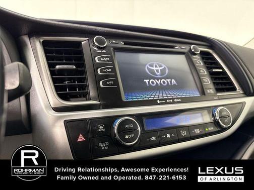 Midnight Black Metallic 2018 Toyota Highlander XLE