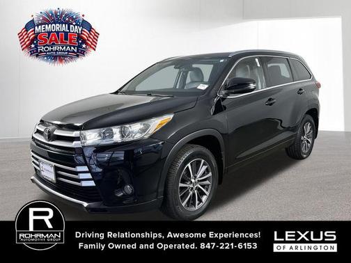 Midnight Black Metallic 2018 Toyota Highlander XLE