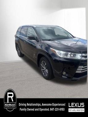 Midnight Black Metallic 2018 Toyota Highlander XLE