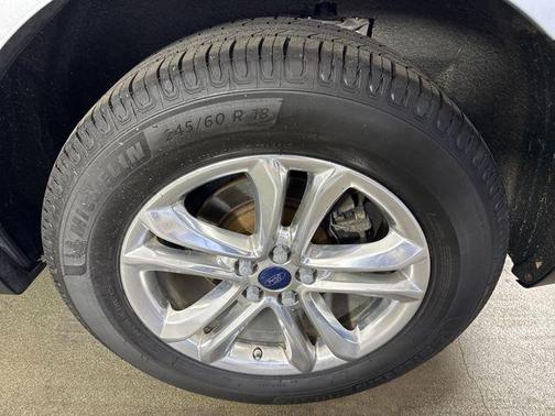 INGOT SILVER METALLIC 2017 Ford Edge SEL