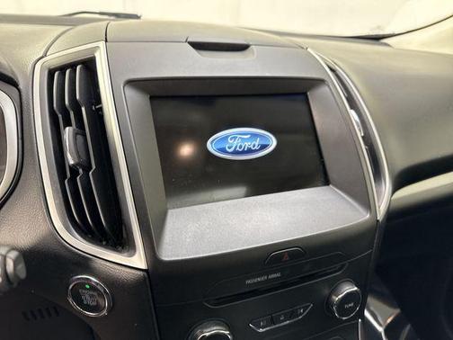 INGOT SILVER METALLIC 2017 Ford Edge SEL