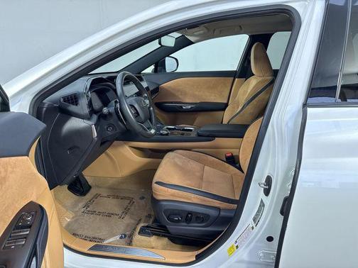 2023 Lexus RZ 450e Luxury