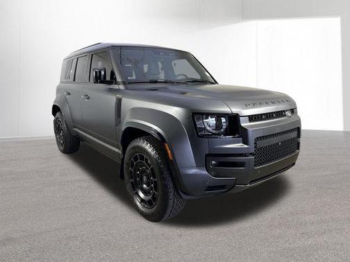 Charente Grey Metallic 2025 Land Rover Defender P635 OCTA
