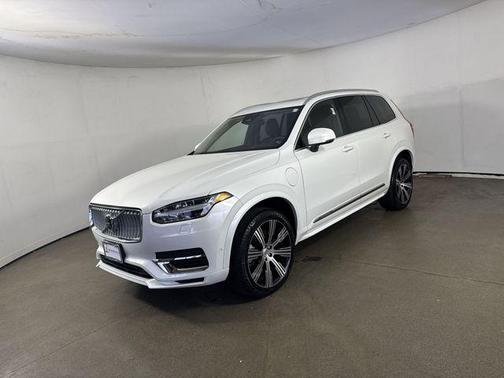 2024 Volvo XC90 Recharge Plug-In Hybrid T8 Plus Bright Theme 7-Seater