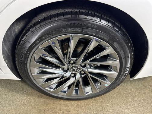 2024 Lexus ES 300h Ultra Luxury