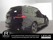 Carbon Black Metallic 2026 BMW X7 xDrive40i