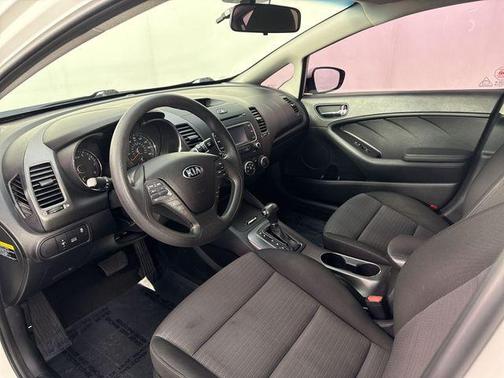 Snow White Pearl 2016 Kia Forte LX