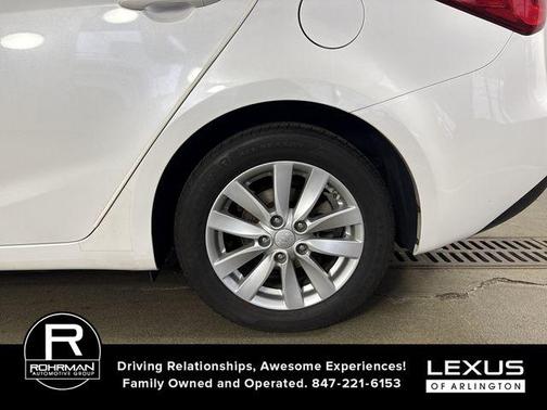 Snow White Pearl 2016 Kia Forte LX