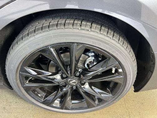 2025 Lexus ES 300h Base