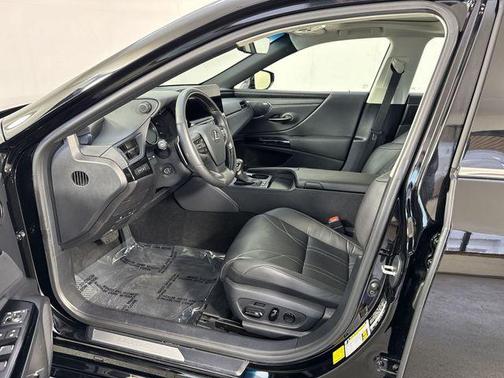 2024 Lexus ES 300h Luxury