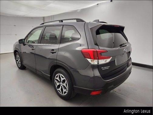 Photo 3 of 37 of 2021 Subaru Forester Premium