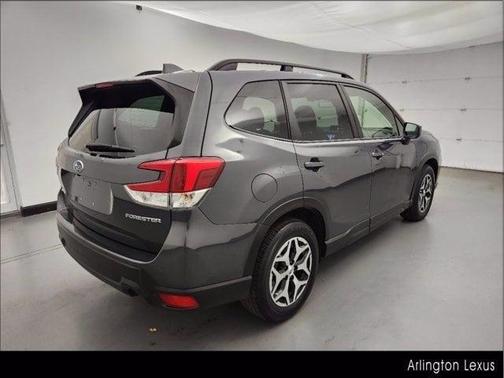 Photo 4 of 37 of 2021 Subaru Forester Premium
