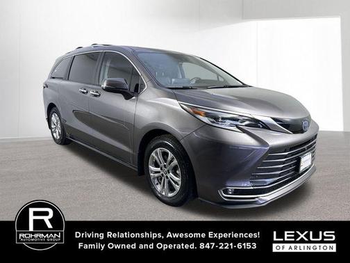 2023 Toyota Sienna Platinum 7 Passenger