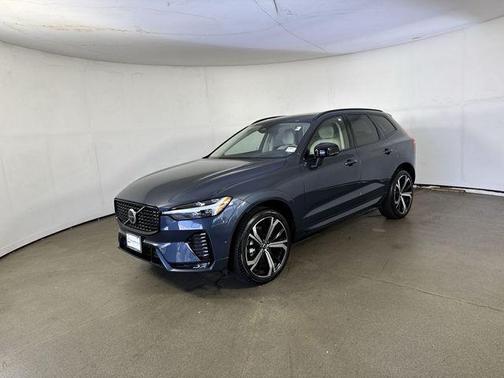 2025 Volvo XC60 B5 Ultra