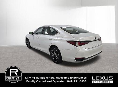 Eminent White Pearl 2024 Lexus ES 250 Base