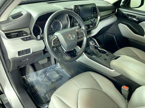 2021 Toyota Highlander Hybrid XLE