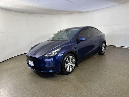 2022 Tesla Model Y Long Range Dual Motor All-Wheel Drive