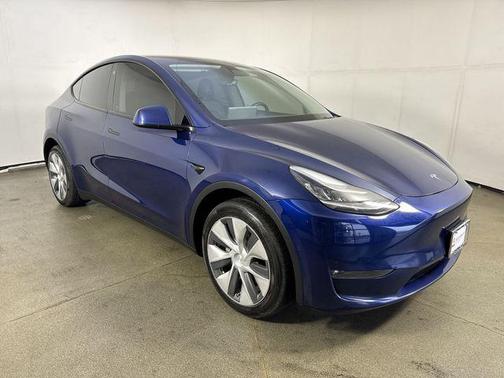 2022 Tesla Model Y Long Range Dual Motor All-Wheel Drive