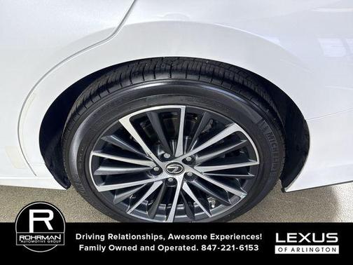 Eminent White Pearl 2023 Lexus ES 350 Luxury