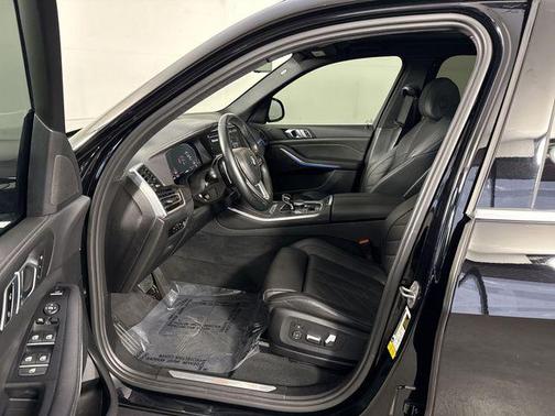 Jet Black 2023 BMW X5 sDrive40i