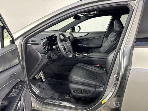 2024 Lexus NX 450h+ F SPORT Handling