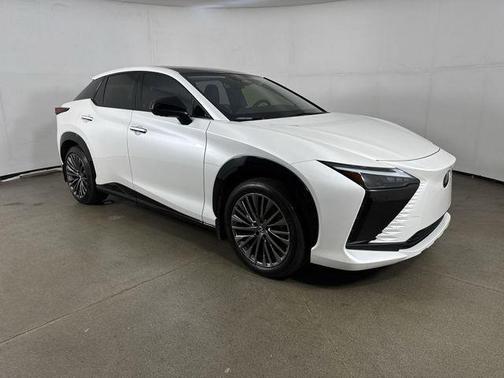 2023 Lexus RZ 450e Luxury