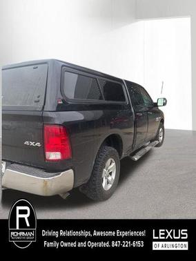 Brilliant Black Crystal Pearlcoat 2017 RAM 1500 SLT