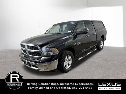 Brilliant Black Crystal Pearlcoat 2017 RAM 1500 SLT