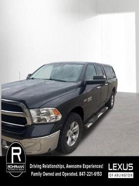 Brilliant Black Crystal Pearlcoat 2017 RAM 1500 SLT