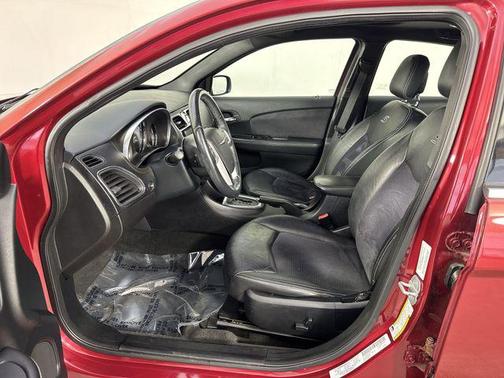 2012 Chrysler 200 S
