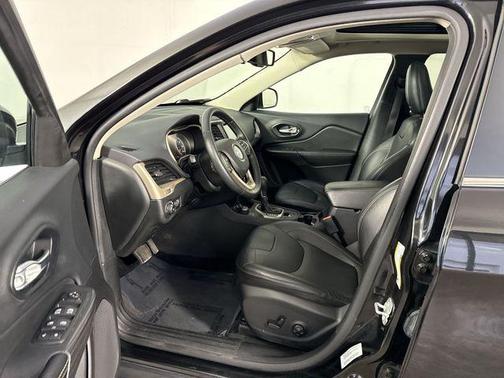 Brilliant Black Crystal Pearlcoat 2015 Jeep Cherokee Limited