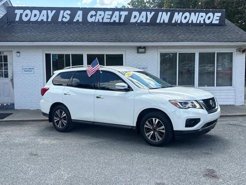 2017 Nissan Pathfinder S