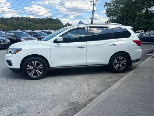 2017 Nissan Pathfinder S
