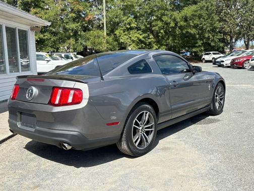 2011 Ford Mustang V6